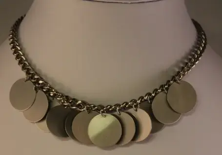Toenga Halsketting met Zilverkleurige Cirkeltjes – Nikkelvrij & Elegant