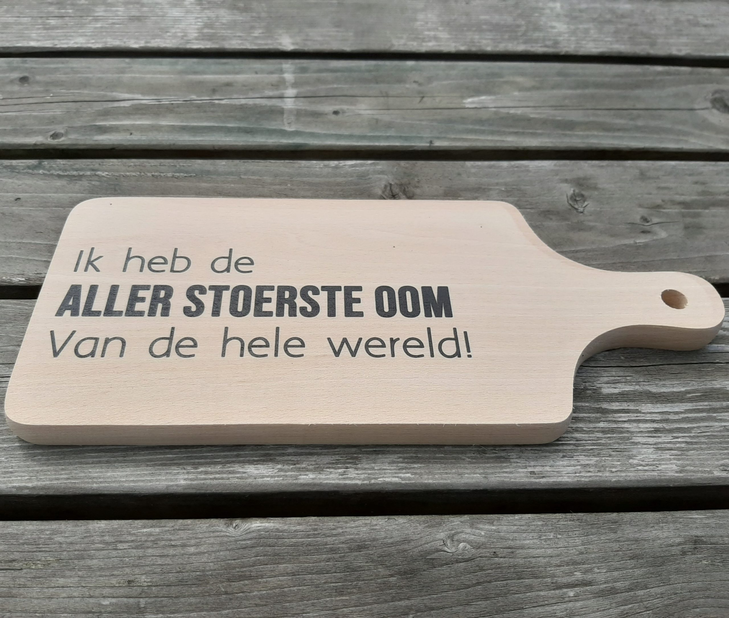 Houten borrelplank oom bedrukt met stoere tekst