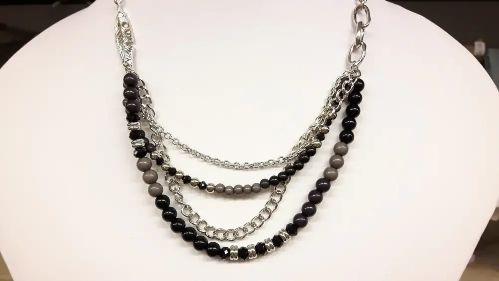 Lilly & June Gelaagde Ketting – 4-in-1 Design met Bruine & Zwarte Kralen