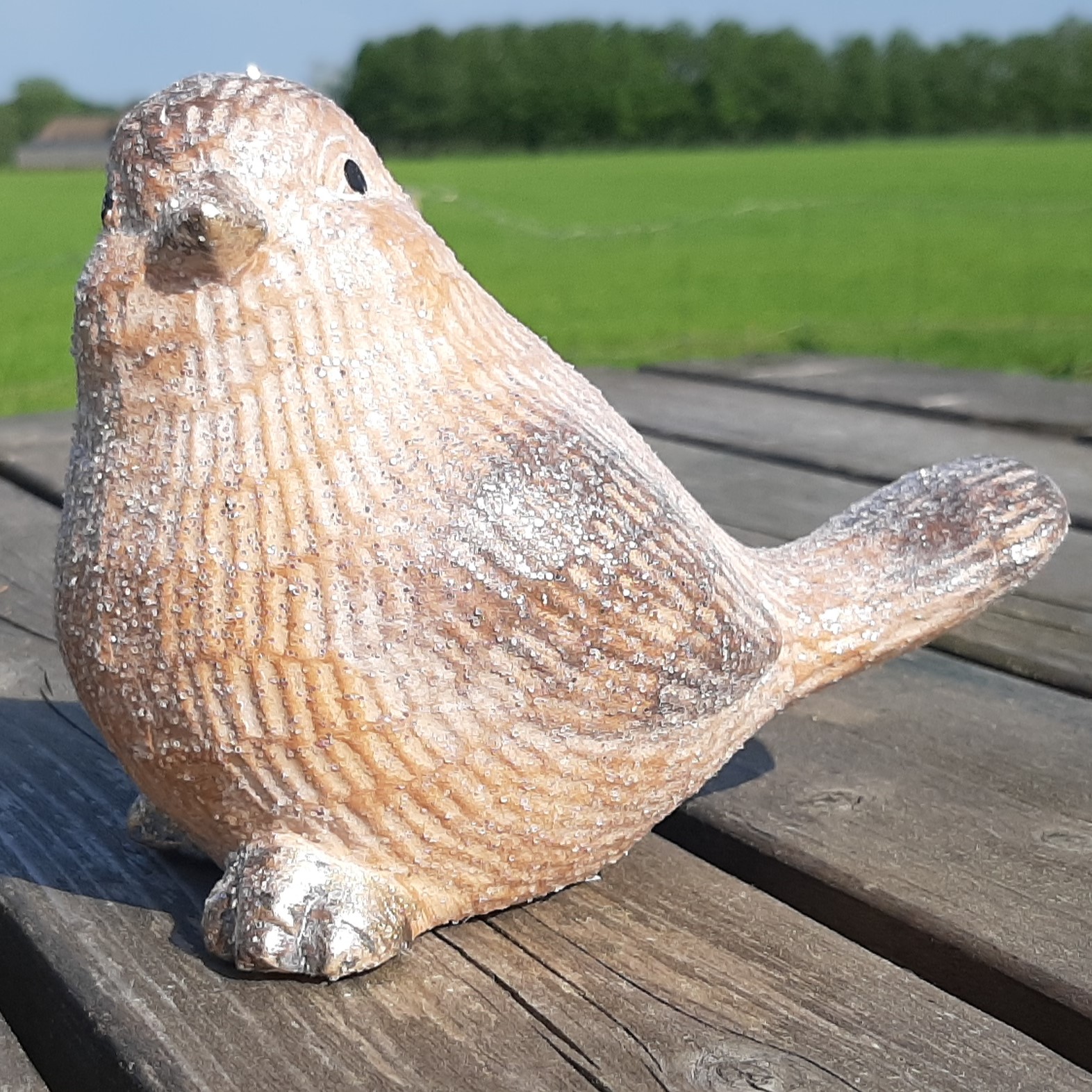 Beeldje vogel klein champagnekleur met glitters