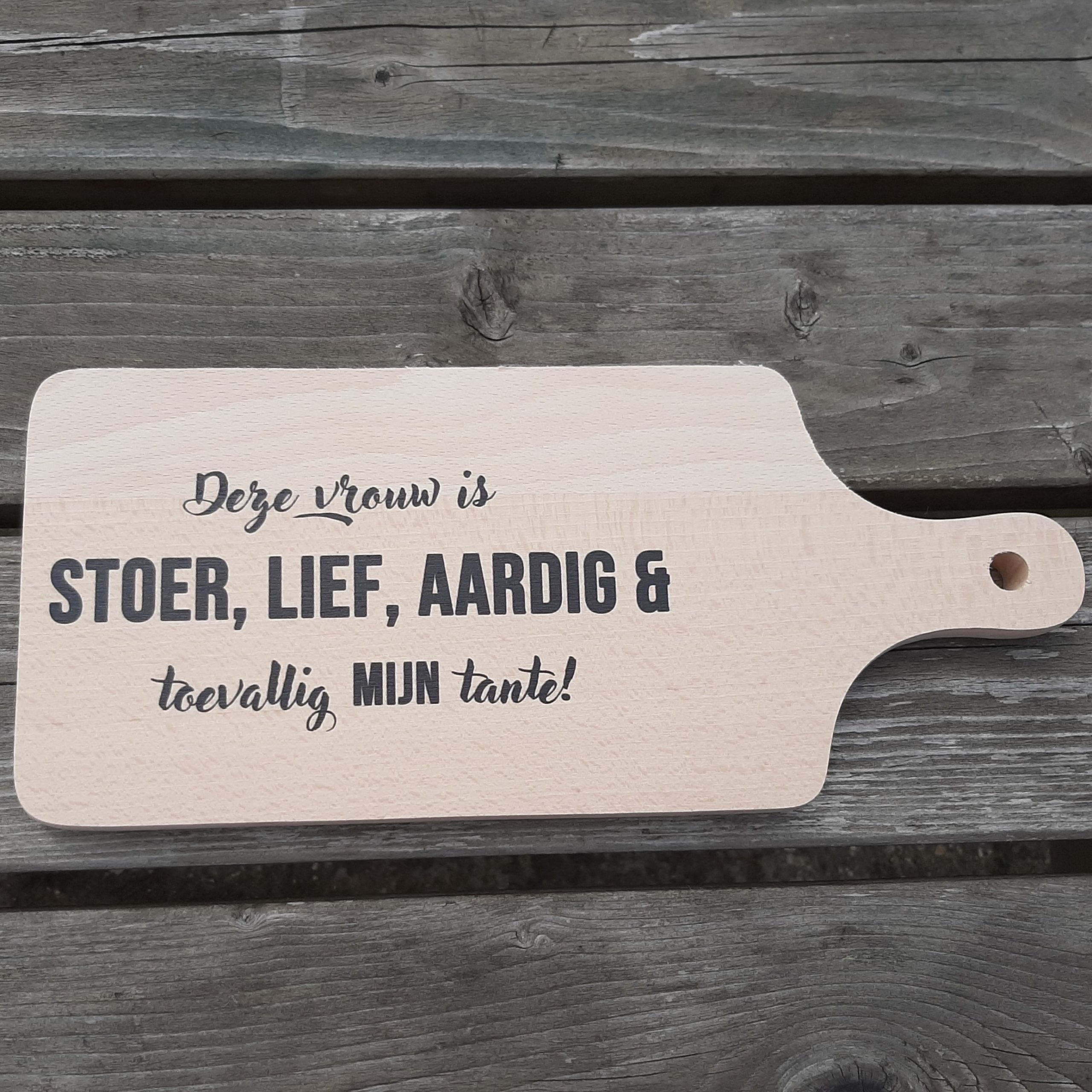 Borrelplank met liefdevolle tekst speciaal voor tante