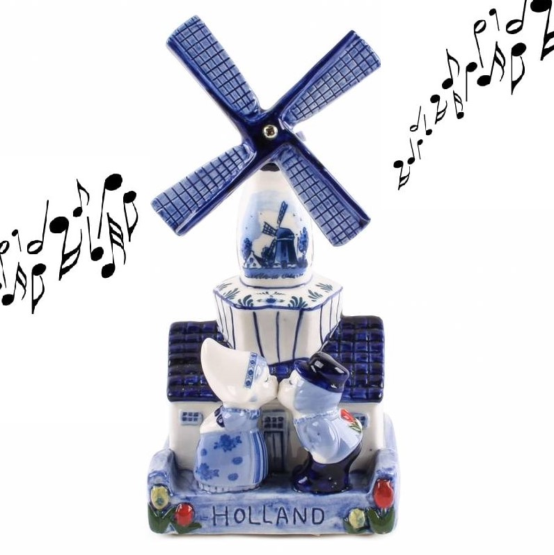 Delftsblauwe muziekdoos kussend paartje voor stellingmolen