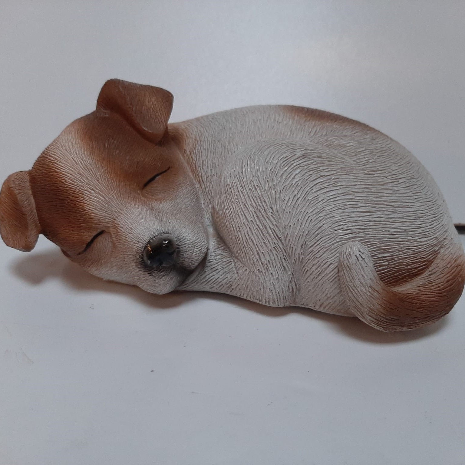 Jack Russel pup bruin wit beeldje 20 cm breed
