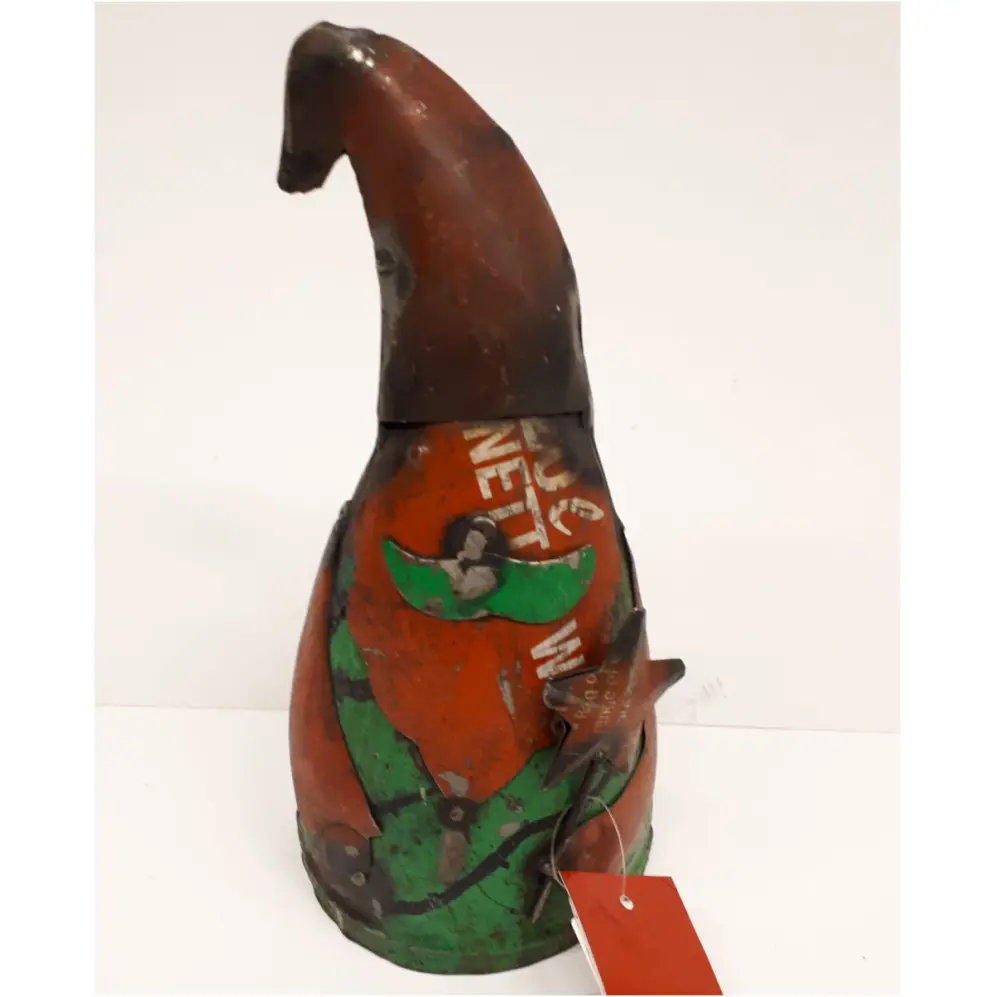 Metalen beeldje kerstman in rood en groen fairtrade van het merk Varios