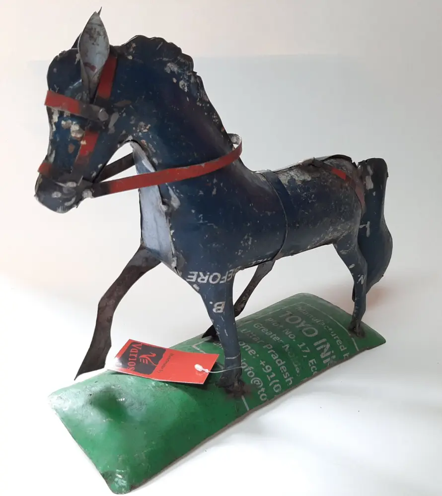 Metalen beeldje paard blauw van gebruikte oliedrums by Varios
