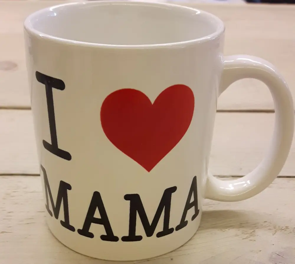 Witte Mok I ♥ Mama – Liefdevolle mok voor moeder – Keramiek
